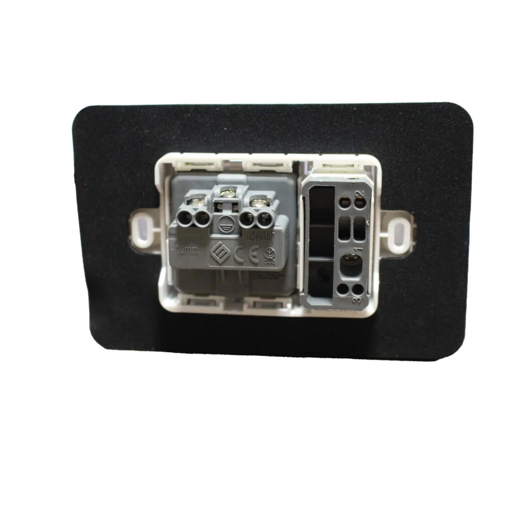 Kit Incasso IP55 Scatola 503 Premontato Presa Schuko 2P+T 10/16A + Interruttore Unipolare - Image 3