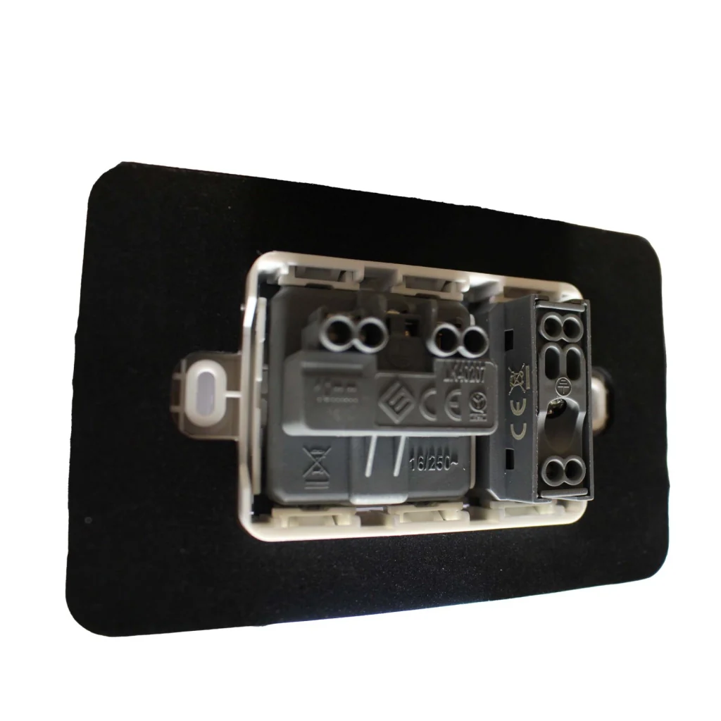 Kit Incasso IP55 Scatola 503 Premontato Presa Schuko + Presa Bipasso 2P+T 10/16A - Image 3