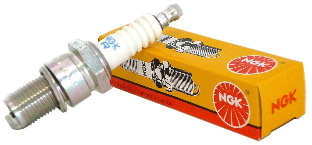 NGK CANDELA   CMR7H PER DECESPUGLIATORI E SOFFIATORI/ASPIRATORI 10.00 pz