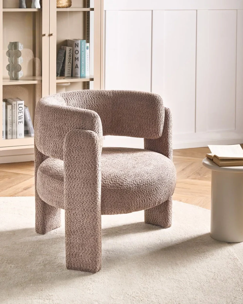 Poltrona imbottita in ciniglia con schienale curvo seduta moderna in stile scandinavo tortora - Image 4