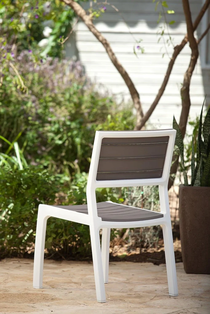 Sedia da Giardino in Polipropilene Effetto Rattan e Doghe Legno Colore Bianco e Cappuccino Harmony Keter - Image 4