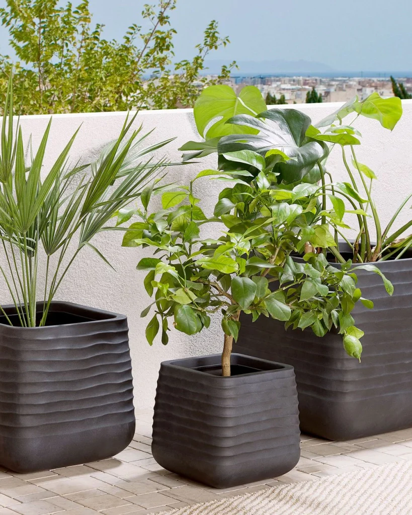 Vaso per piante grande in poliresina nera da esterno quadrato da giardino 28 x 27 cm resistente ai raggi UV - Image 4